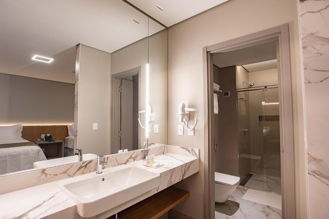 Amazon Aeroporto Hotel Cuiabá Eksteriør billede